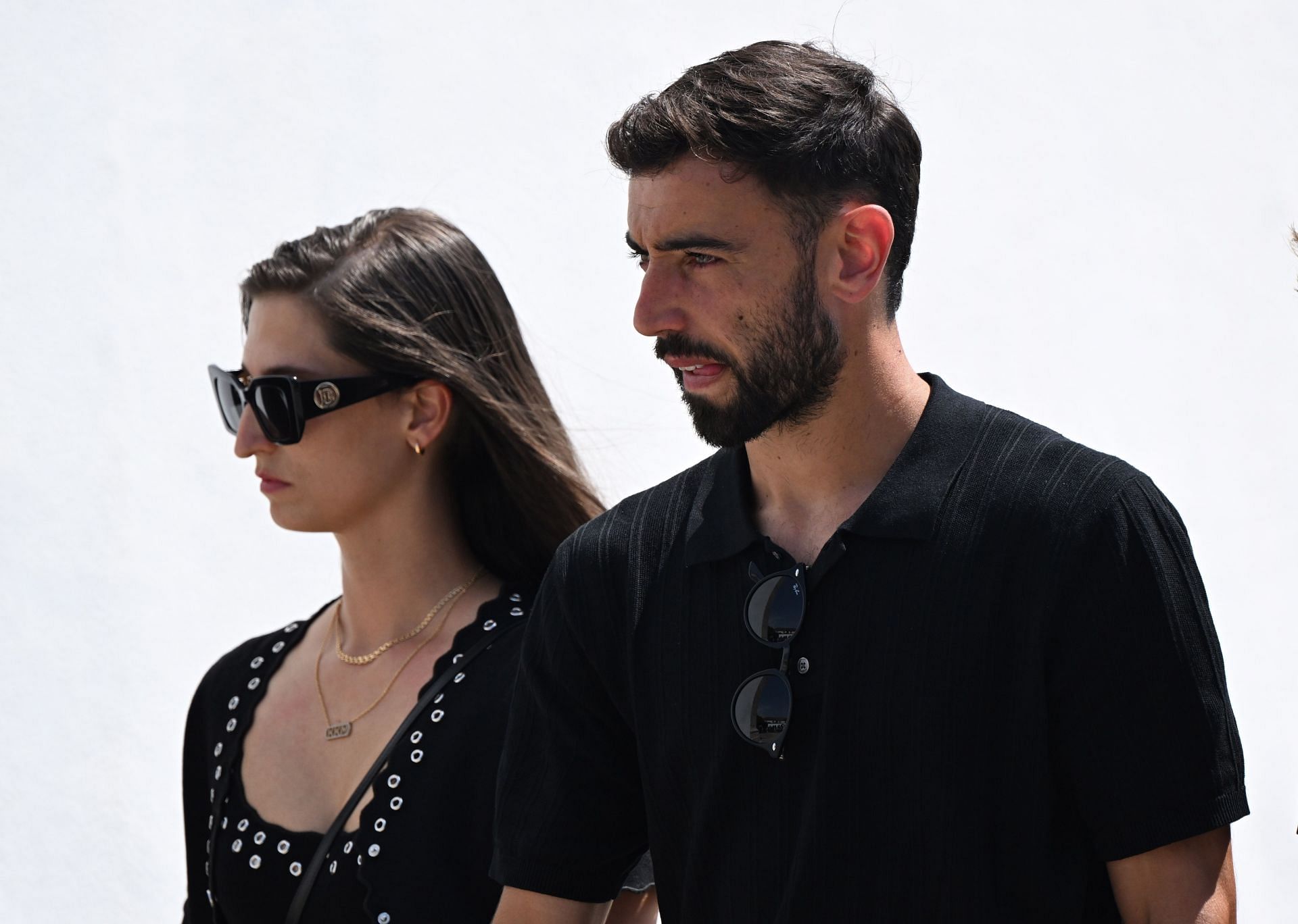 Manchester United captain Bruno Fernandes (right)